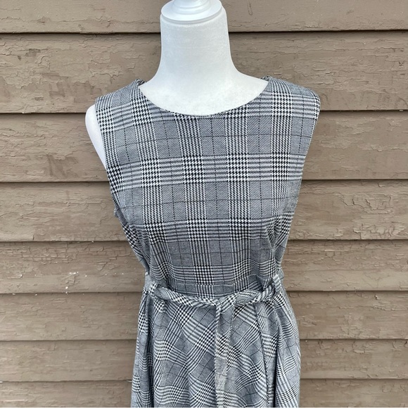 Calvin Klein plaid belted fit and flare dress! - Picture 3 of 9